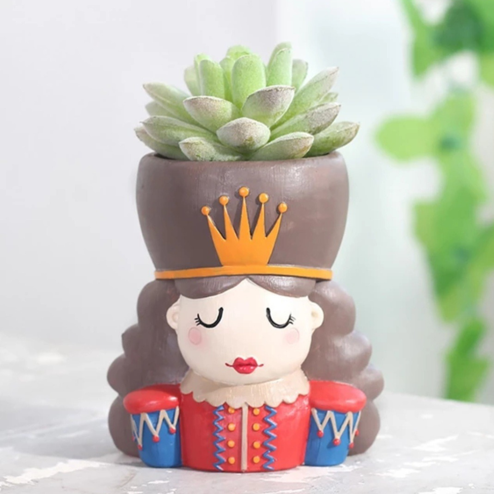 
                  
                    King-Queen Planters/Pots (Set of 2)
                  
                