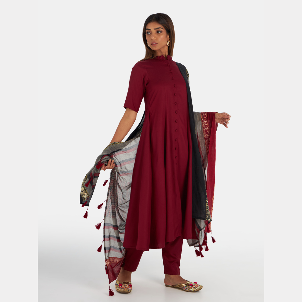 
                  
                    Women's Maroon Viscose Rayon Solid Kurta Set
                  
                