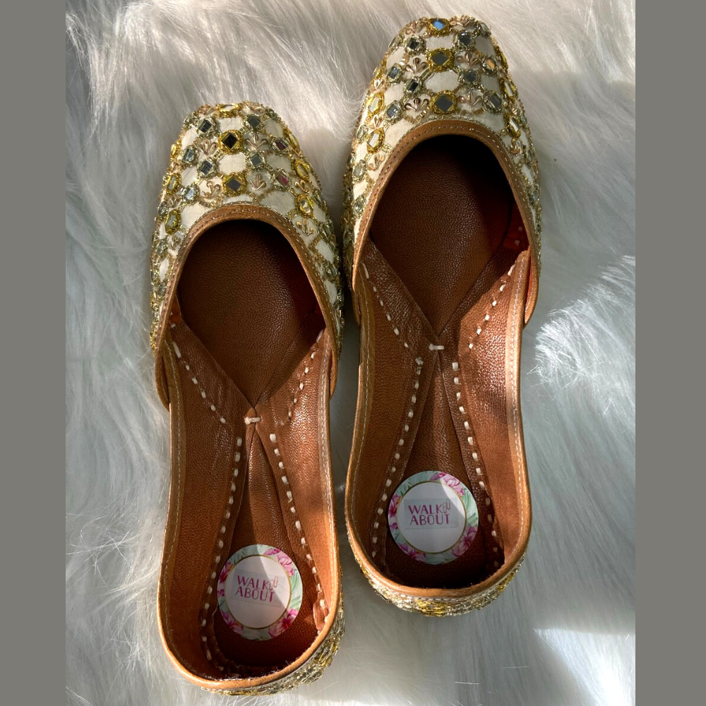 Double-Cushioned Hand-embroidered Jhuttis