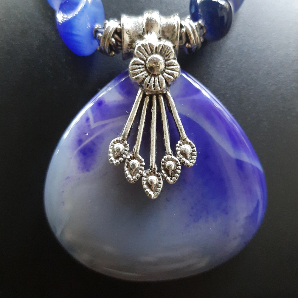 
                  
                    Agate Pendant Necklace Set
                  
                