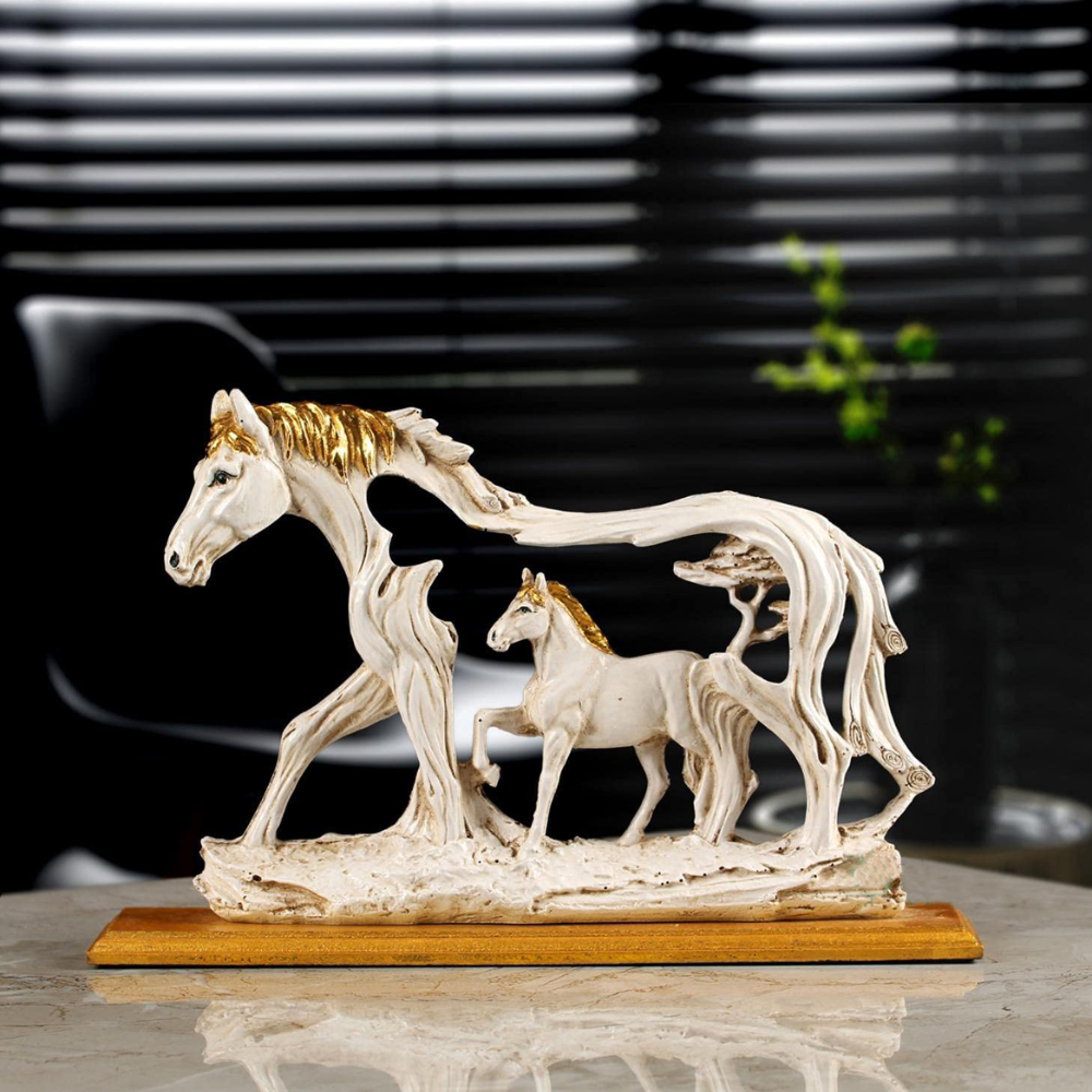 
                  
                    Horse With Baby Showpiece
                  
                
