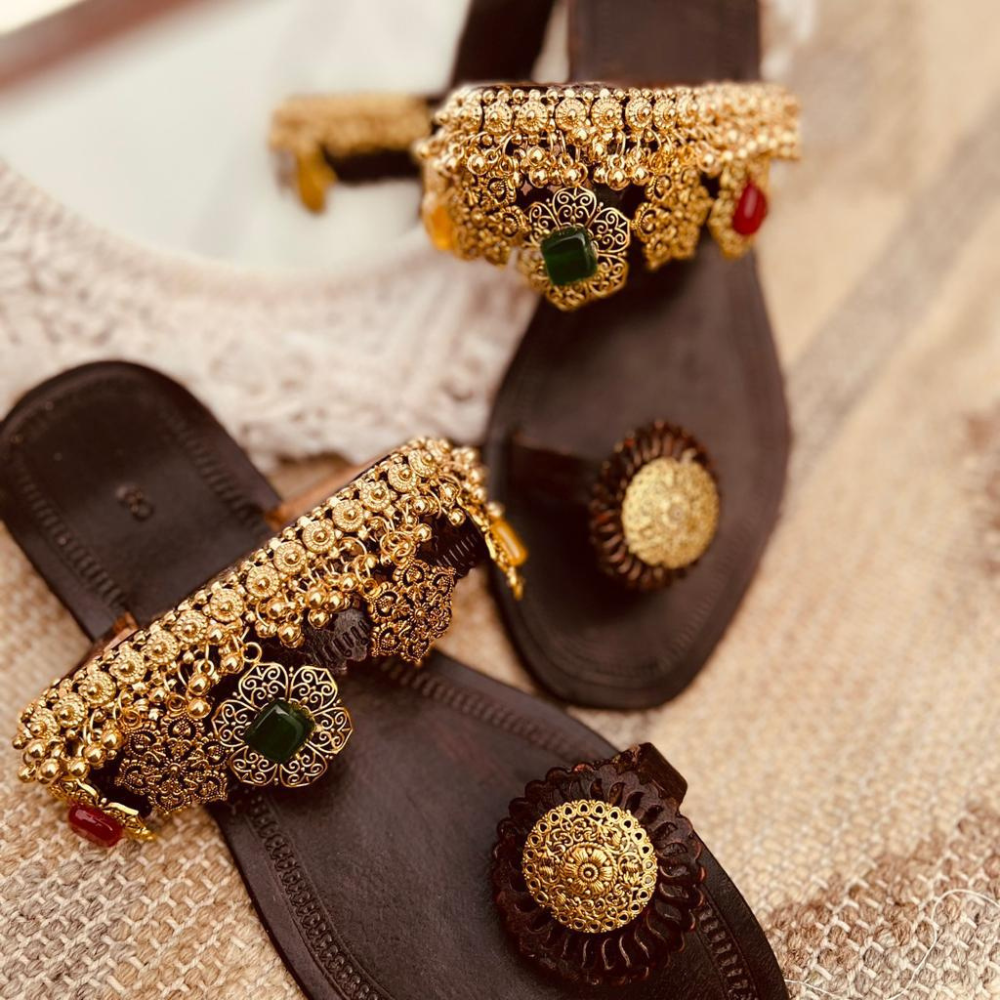 Gem Oxidiesed Kolhapuri Sandals