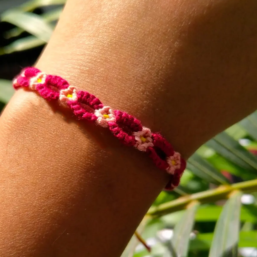 Daisy Chain Maroon Bracelet