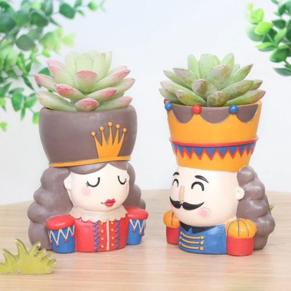 
                  
                    King-Queen Planters/Pots (Set of 2)
                  
                