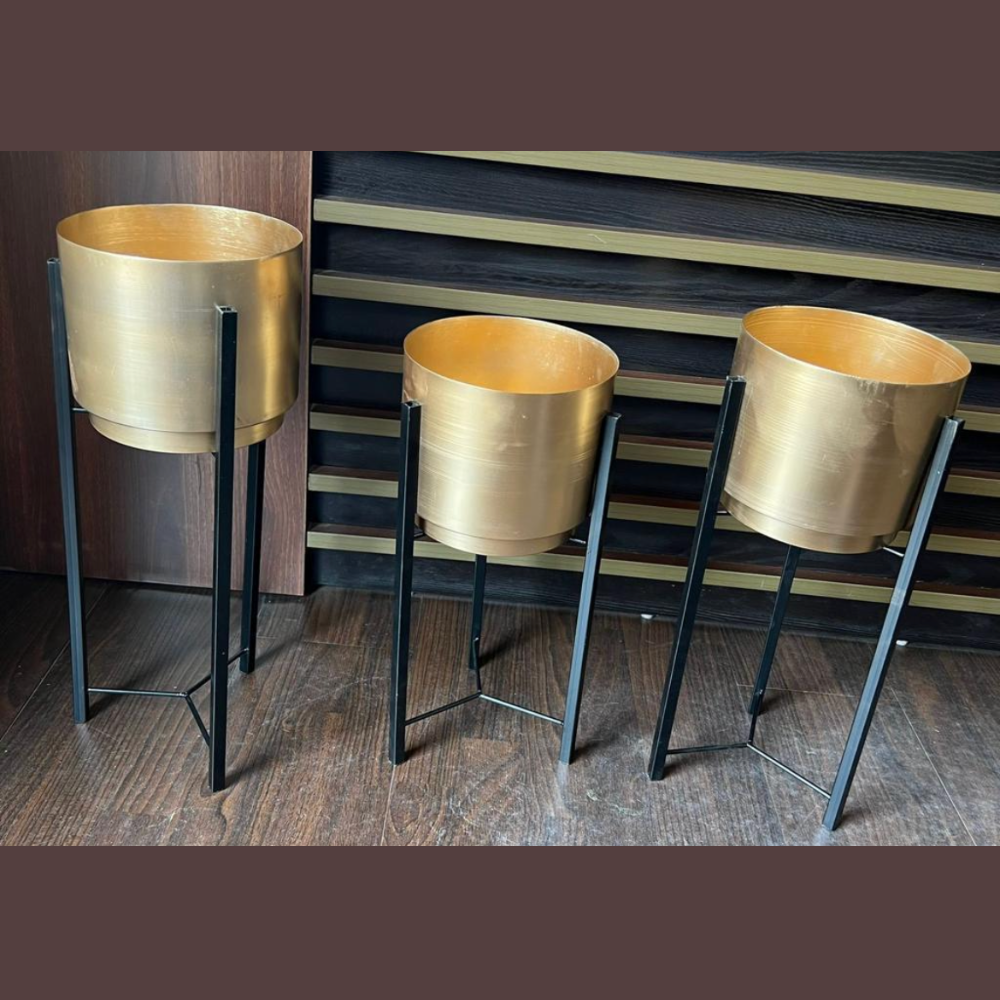 
                  
                    Metal Planters (Set of 3)
                  
                