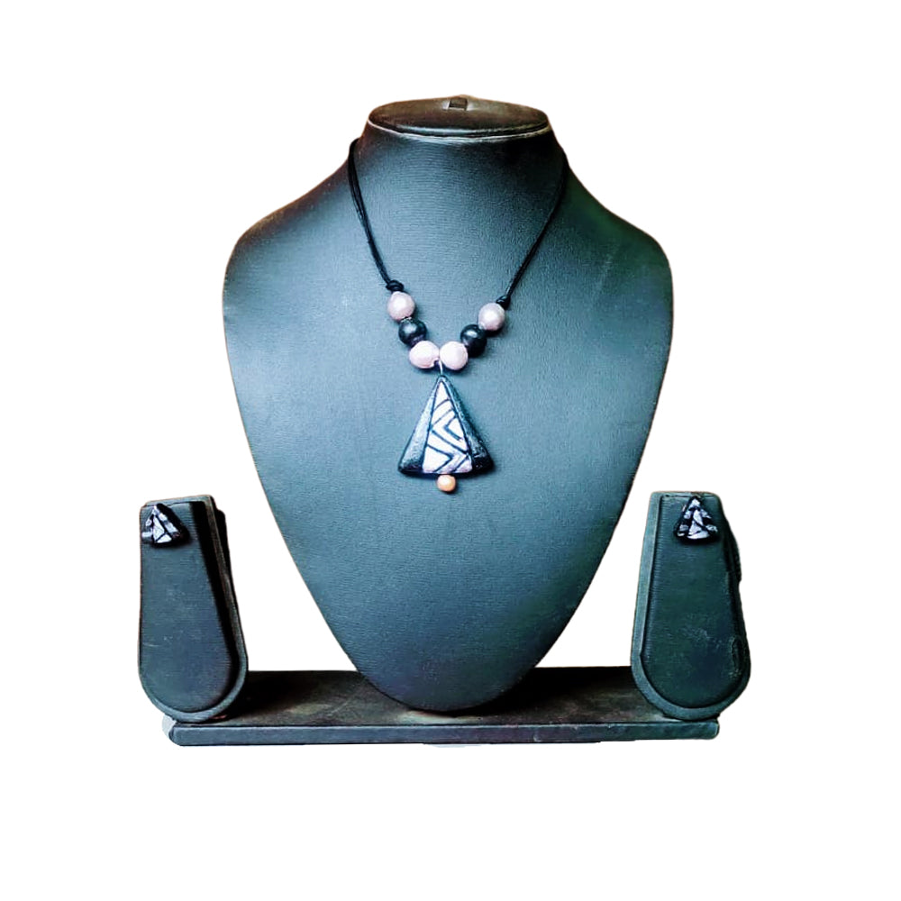 
                  
                    Terracotta Handmade Jewellery Set
                  
                