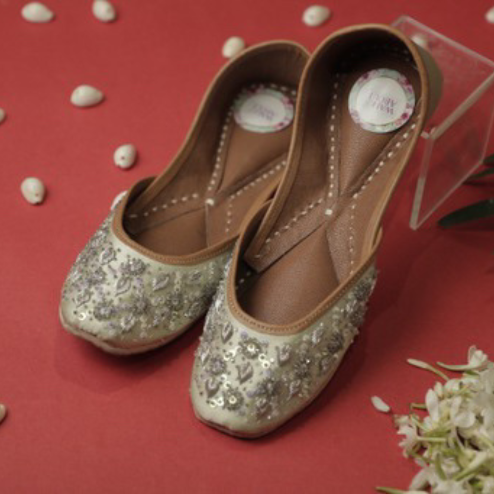 Double-Cushioned Hand-embroidered Jhuttis