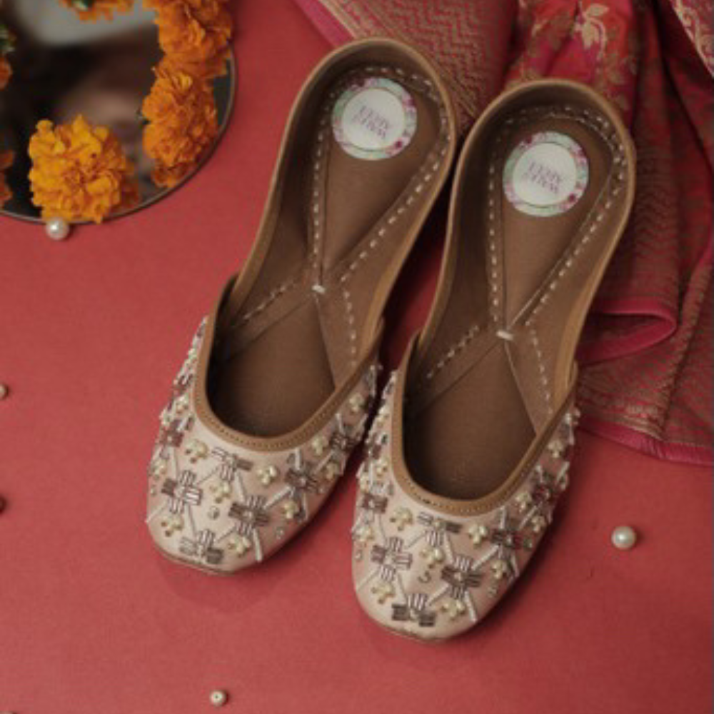 Double-Cushioned Hand-embroidered Jhuttis