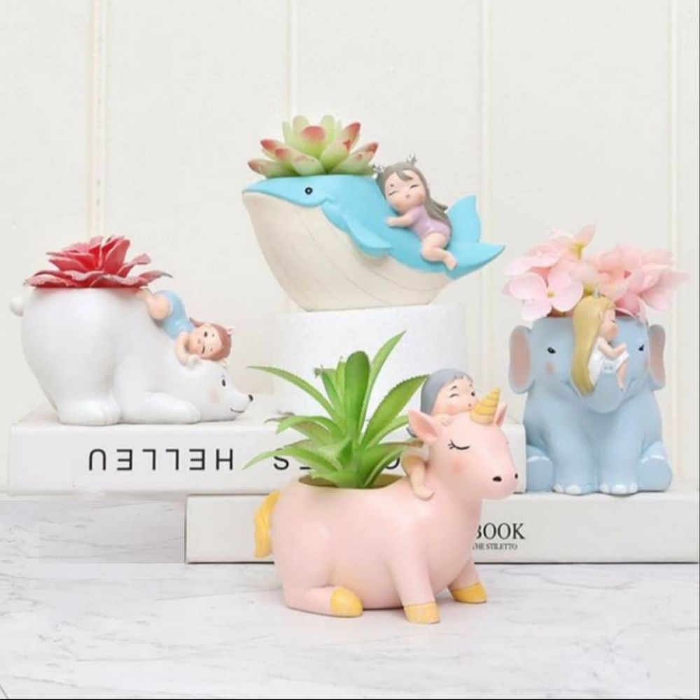 
                  
                    Animal with Cute Girl Planters & Pots (Set of 4)
                  
                
