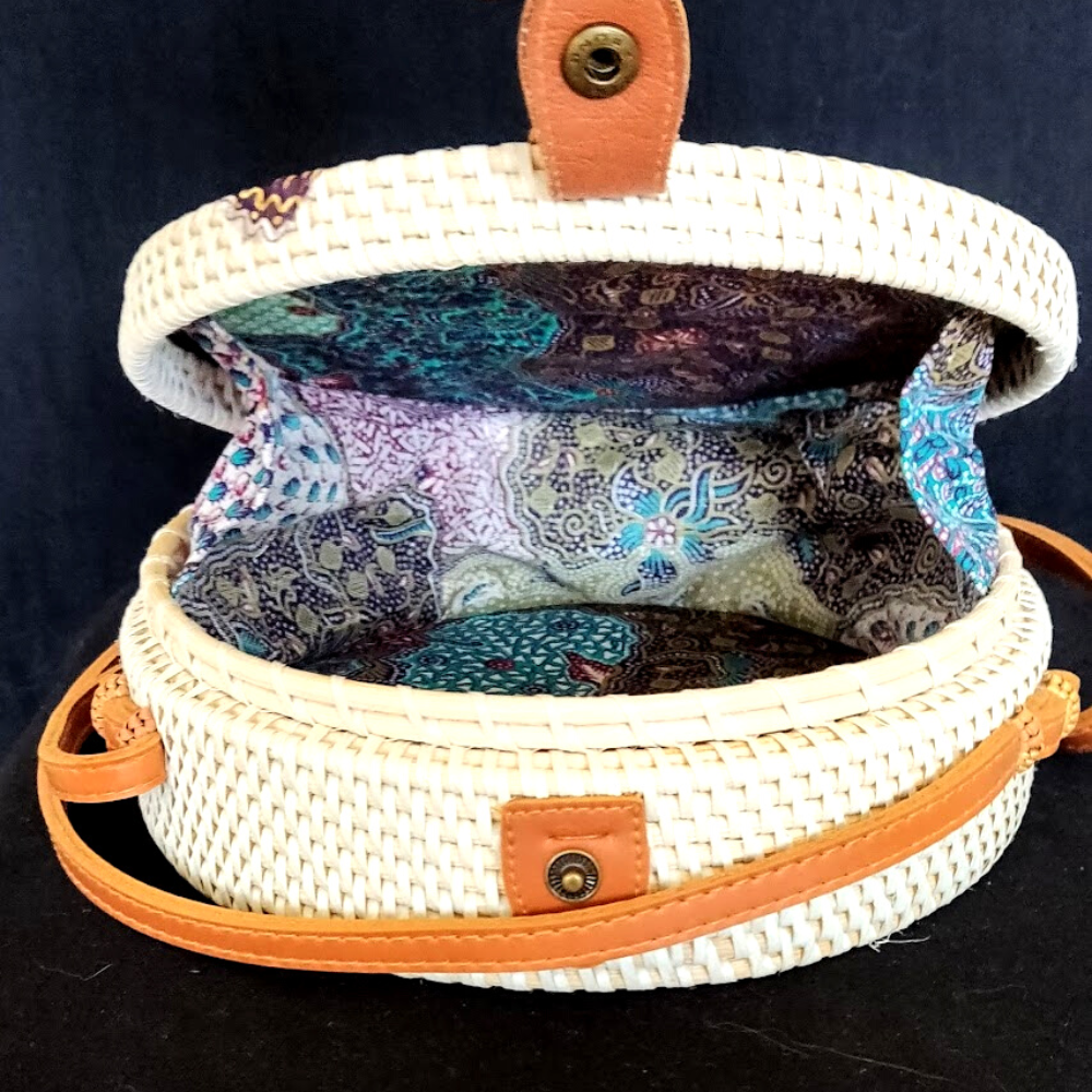 
                  
                    Decoupage Handwoven Round Rattan Bag
                  
                