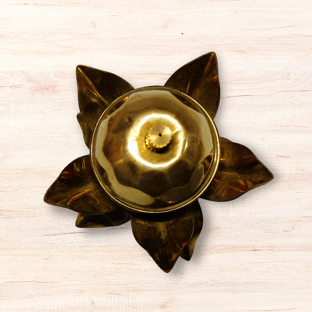 
                  
                    Lotus Pattern Brass Kumkum Dibbi
                  
                