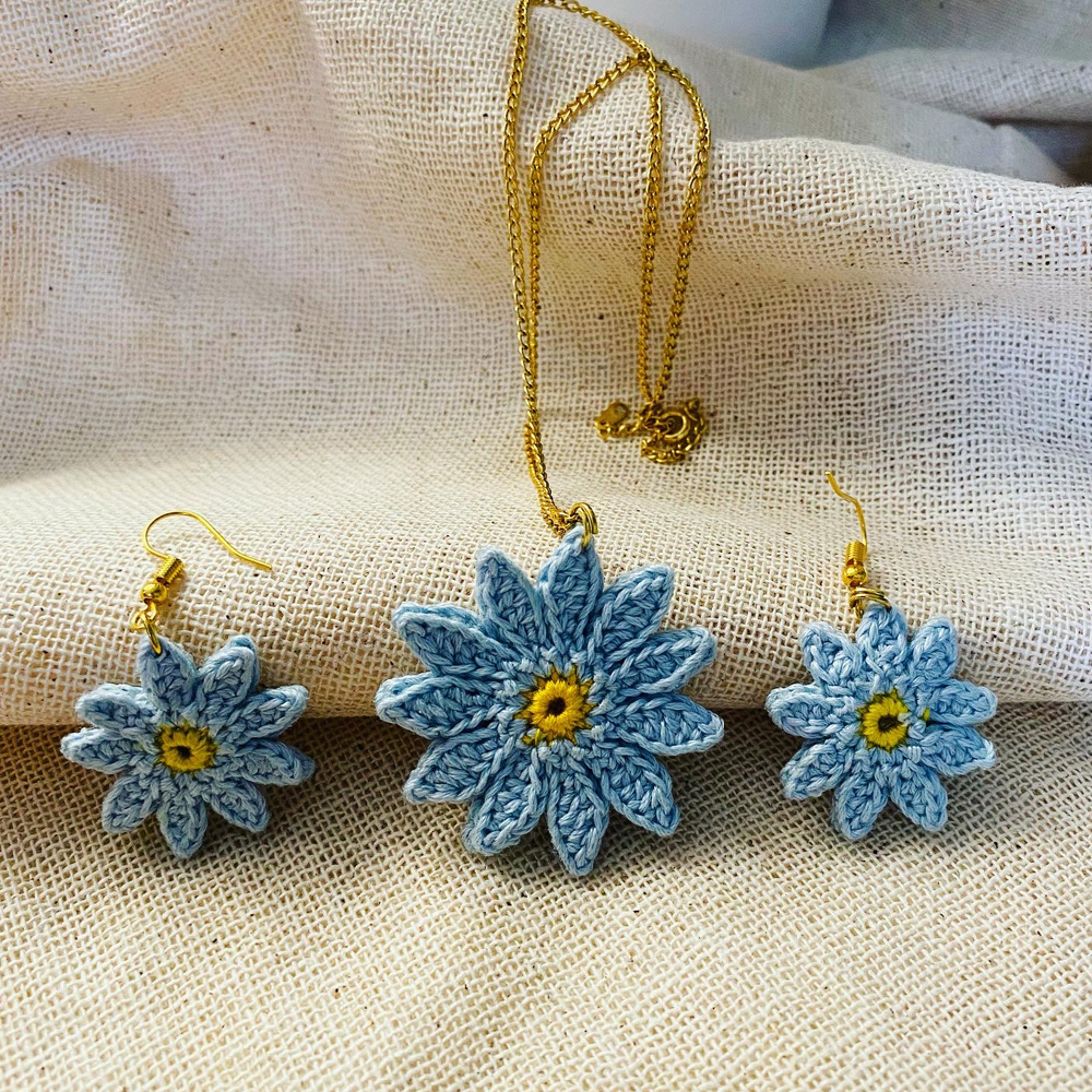 
                  
                    Crochet Floral Necklace Set
                  
                