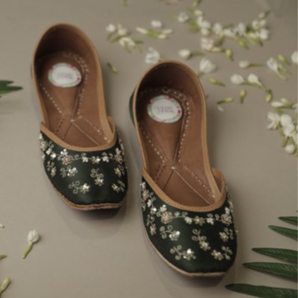 Double-Cushioned Hand-embroidered Jhuttis