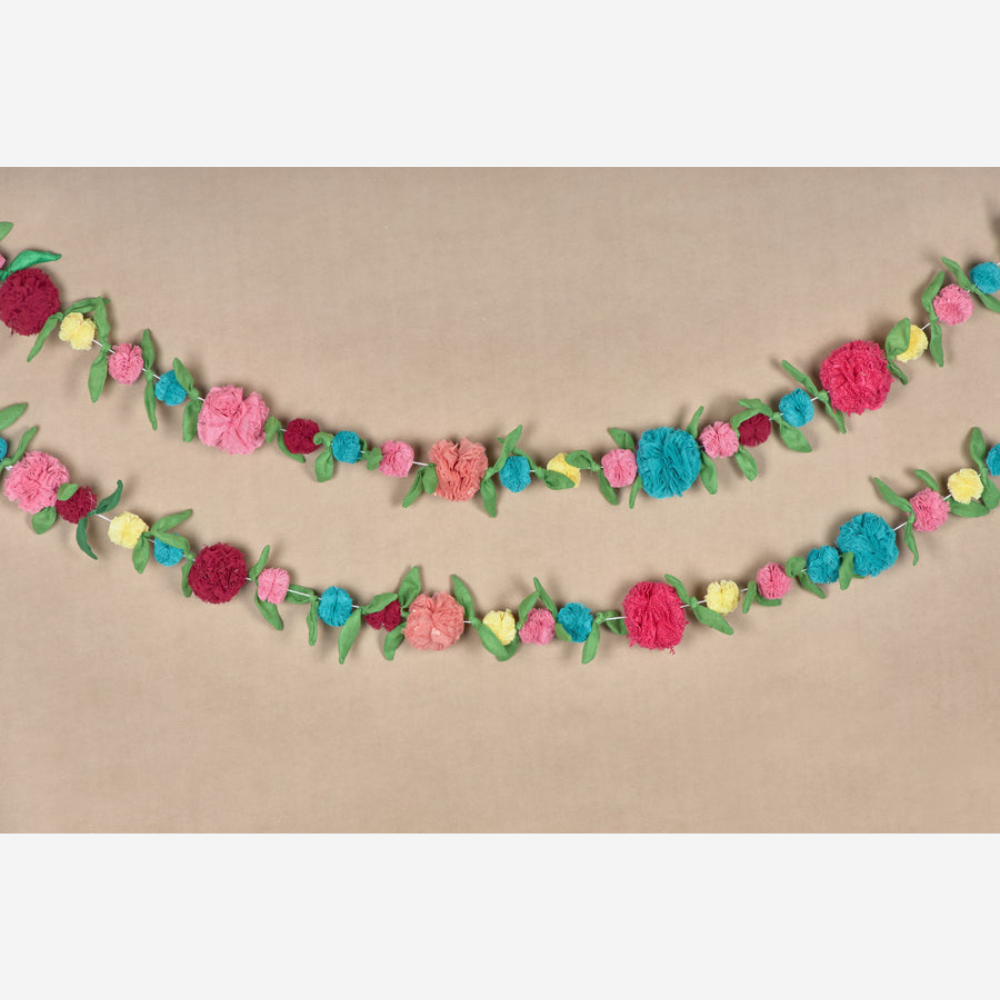 Use Me Works Flower-Power Decorative string