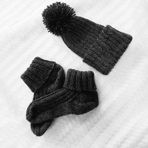 Girls Woolen Hat & Sock