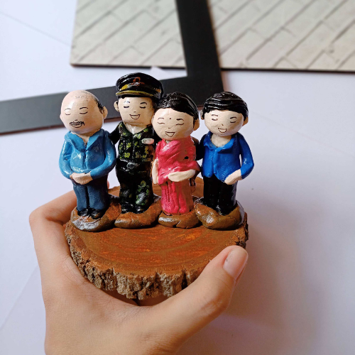 
                  
                    Customised Family table top miniature | gift for family and parents
                  
                