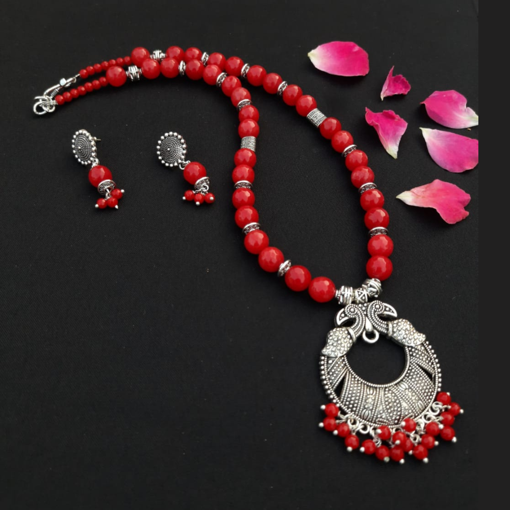 
                  
                    Lipstick Red Agate Beads Necklace Set
                  
                