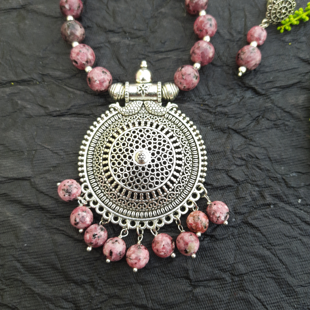 
                  
                    Mixed Pink Agate Beads Necklace Set
                  
                