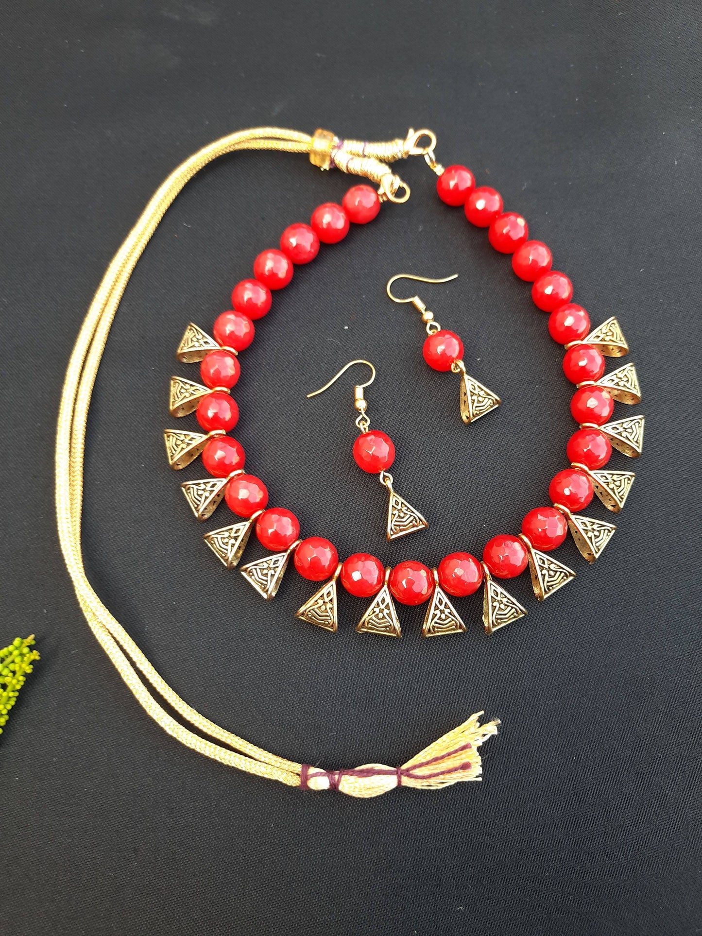 
                  
                    Tomato Red Agate Beads Necklace With Earrings
                  
                