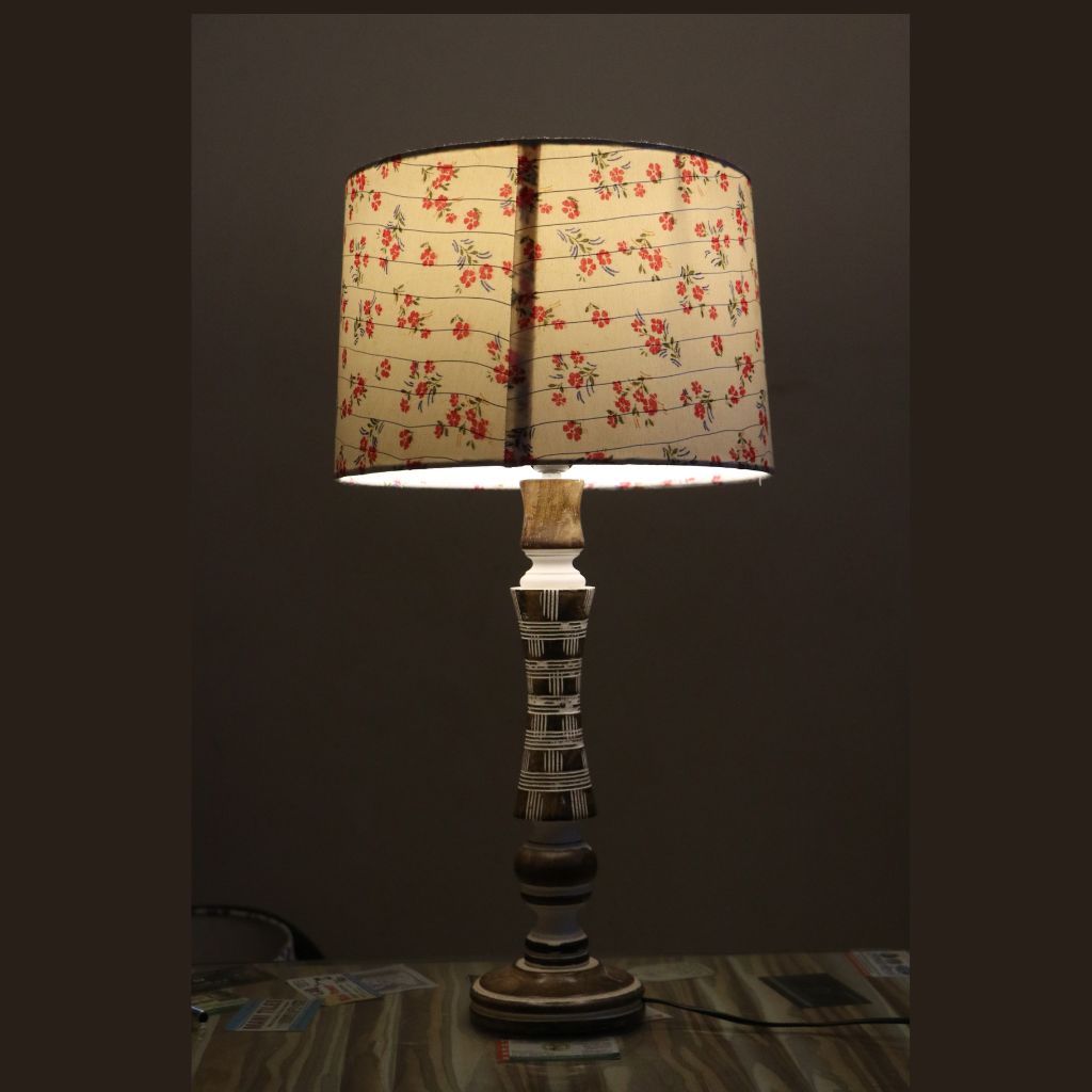 
                  
                    Cute Wooden Floral Nightstand Lamp
                  
                