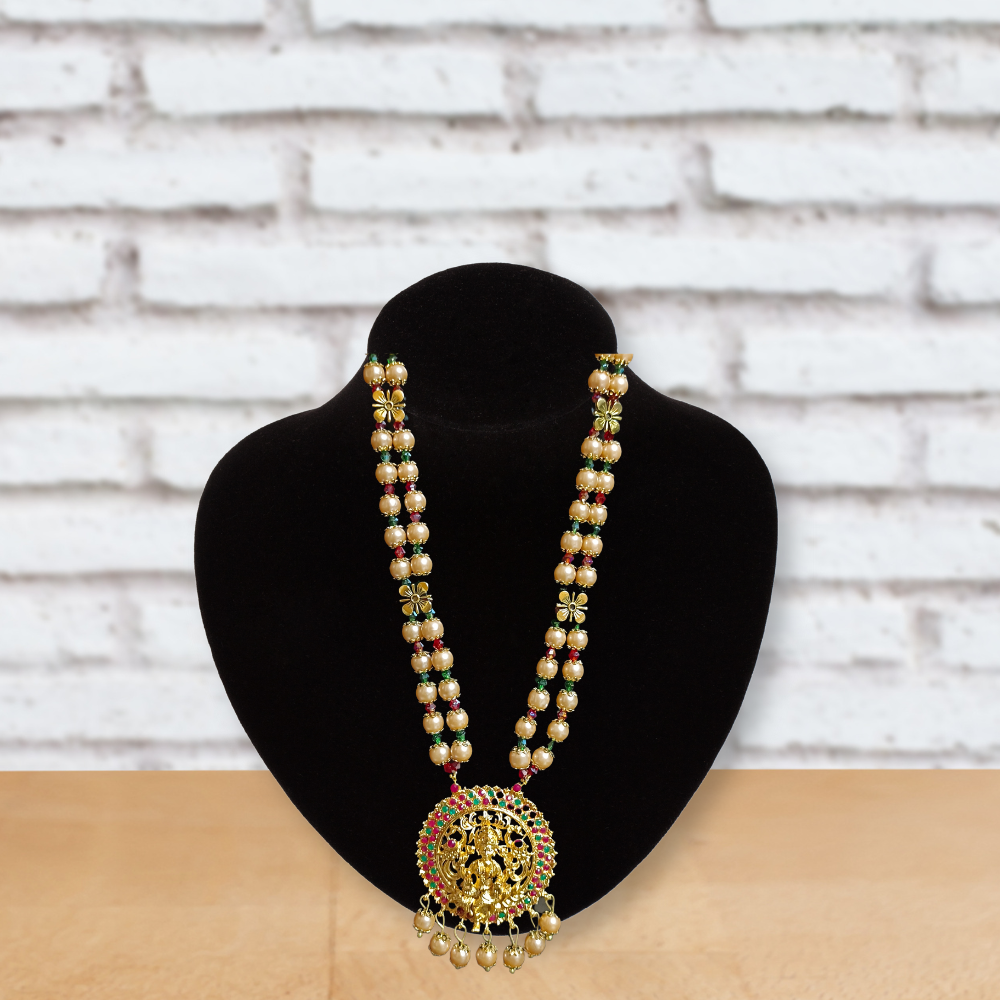 
                  
                    Cream Circular Glass Beads Necklace
                  
                