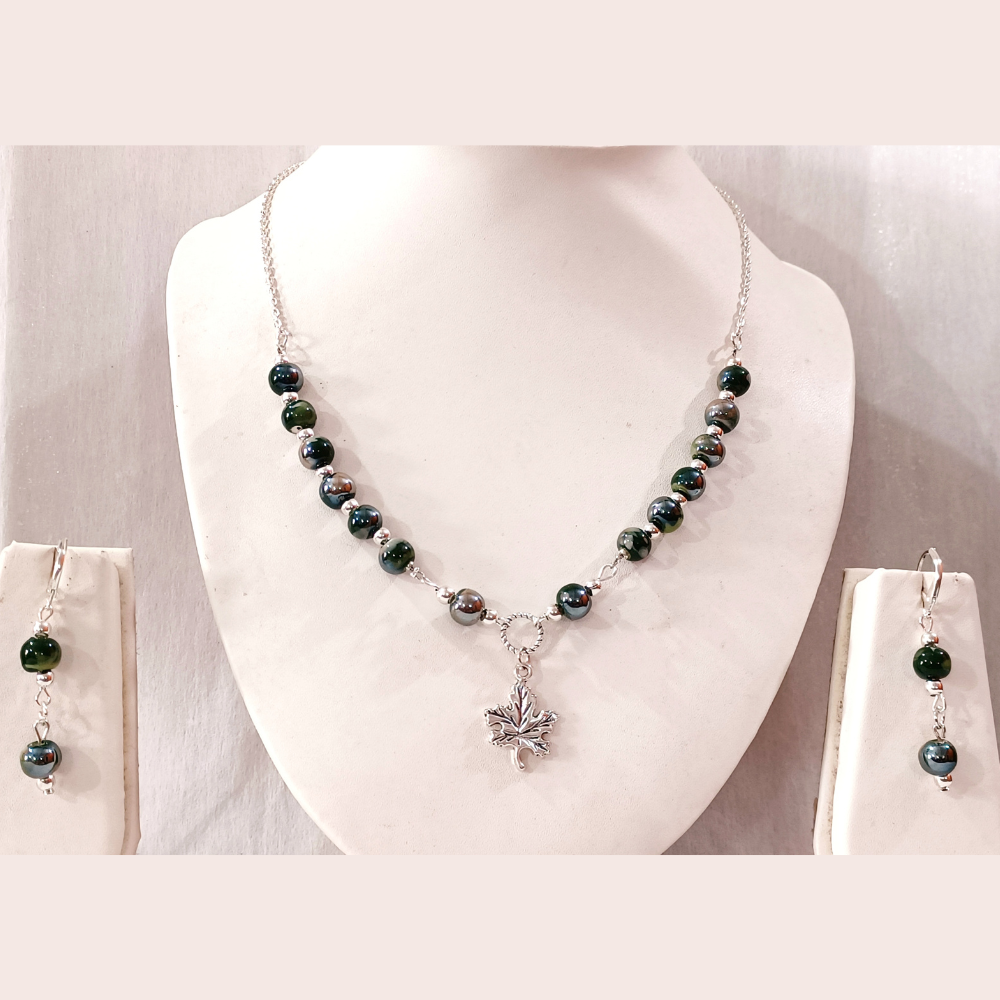 Classy Silver Leaf Necklace Set